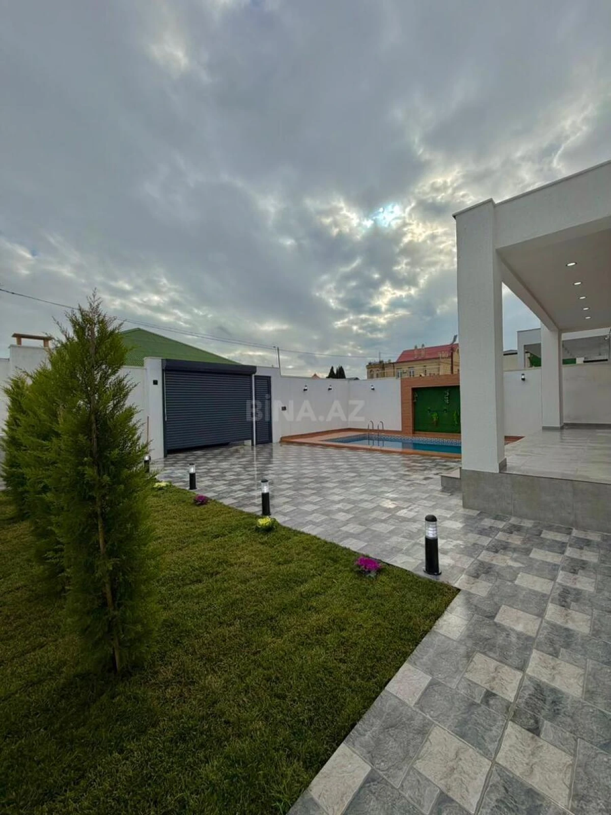 Satılır 4 otaqlı həyət evi 160 m²