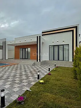 Satılır 4 otaqlı həyət evi 160 m²