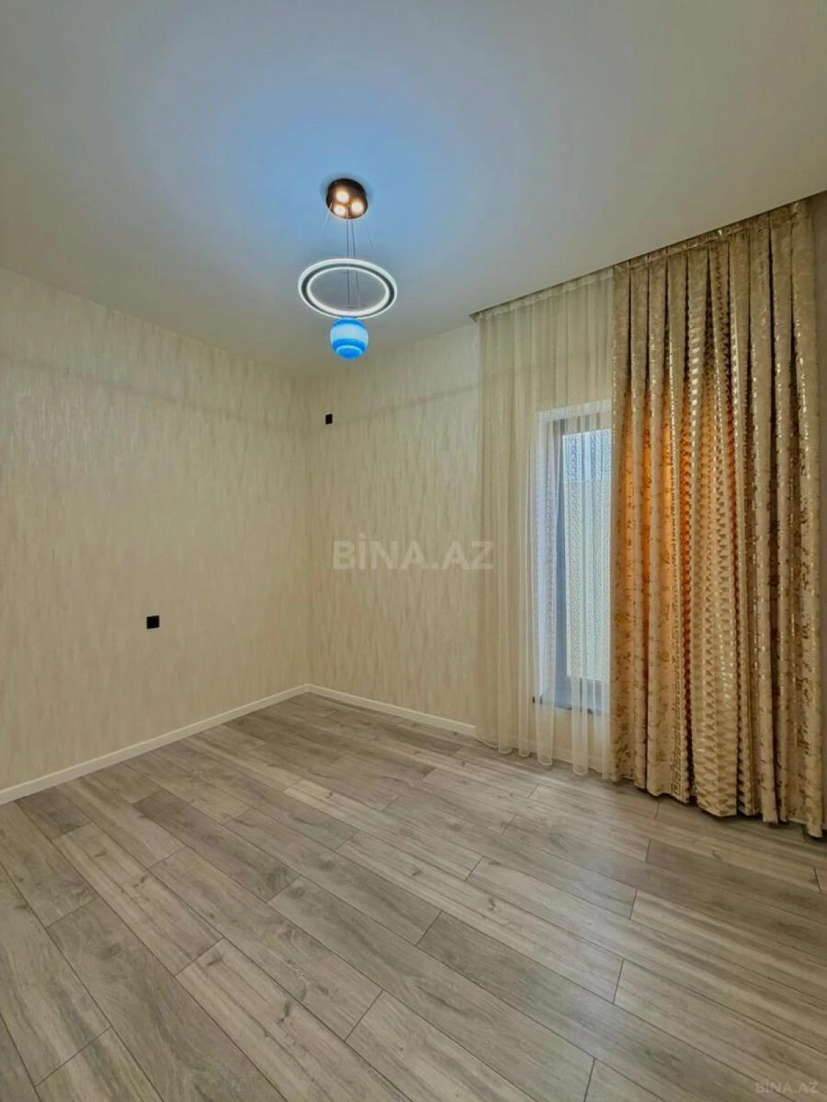 Satılır 4 otaqlı həyət evi 160 m²