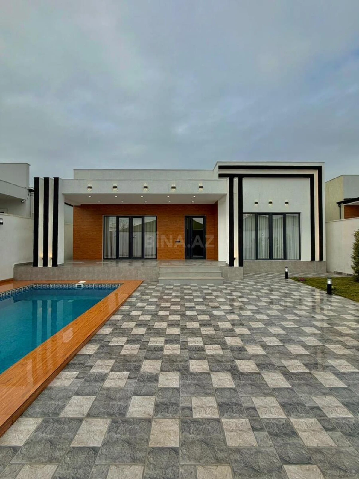 Satılır 4 otaqlı həyət evi 160 m²