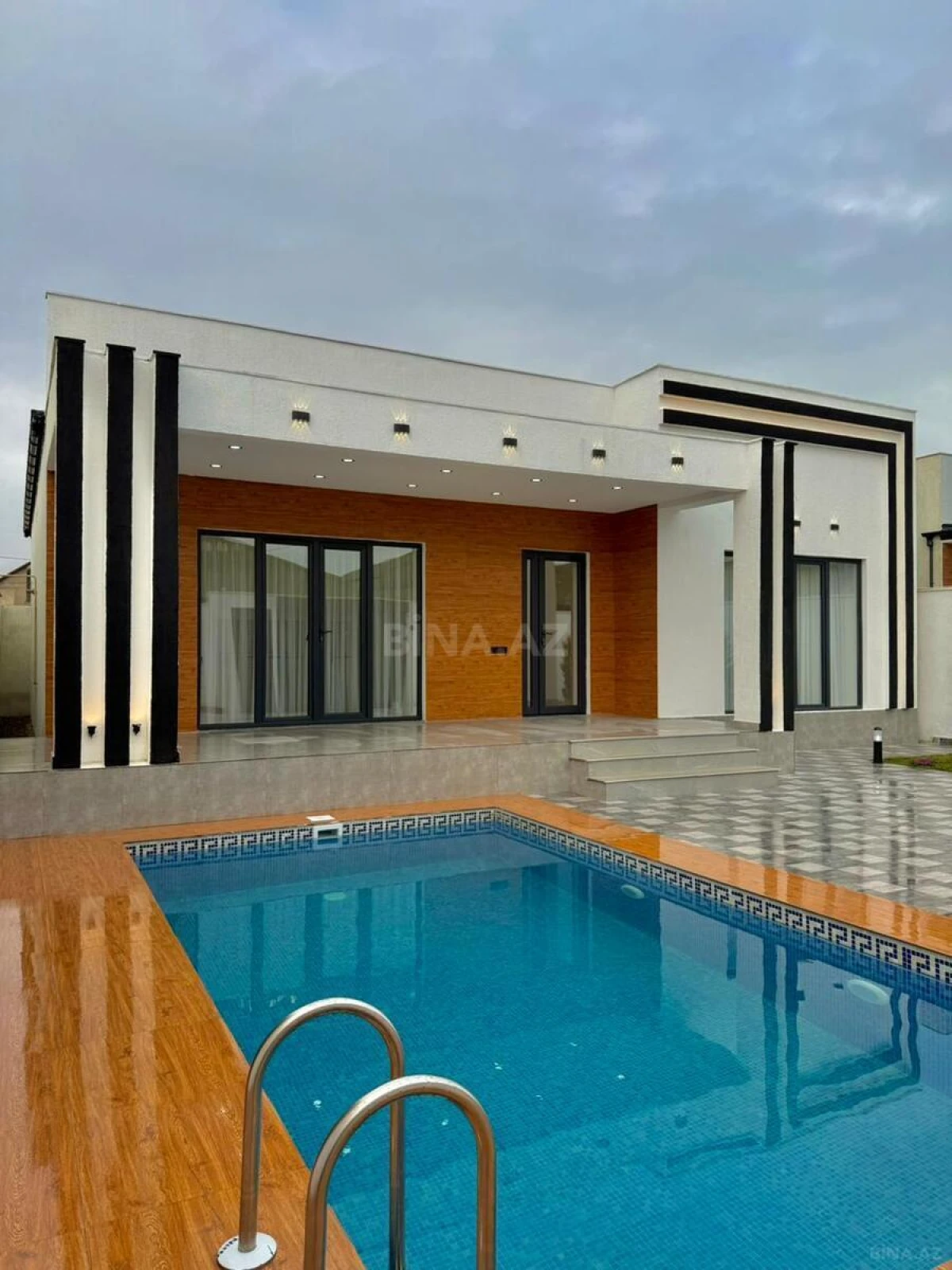 Satılır 4 otaqlı həyət evi 160 m²