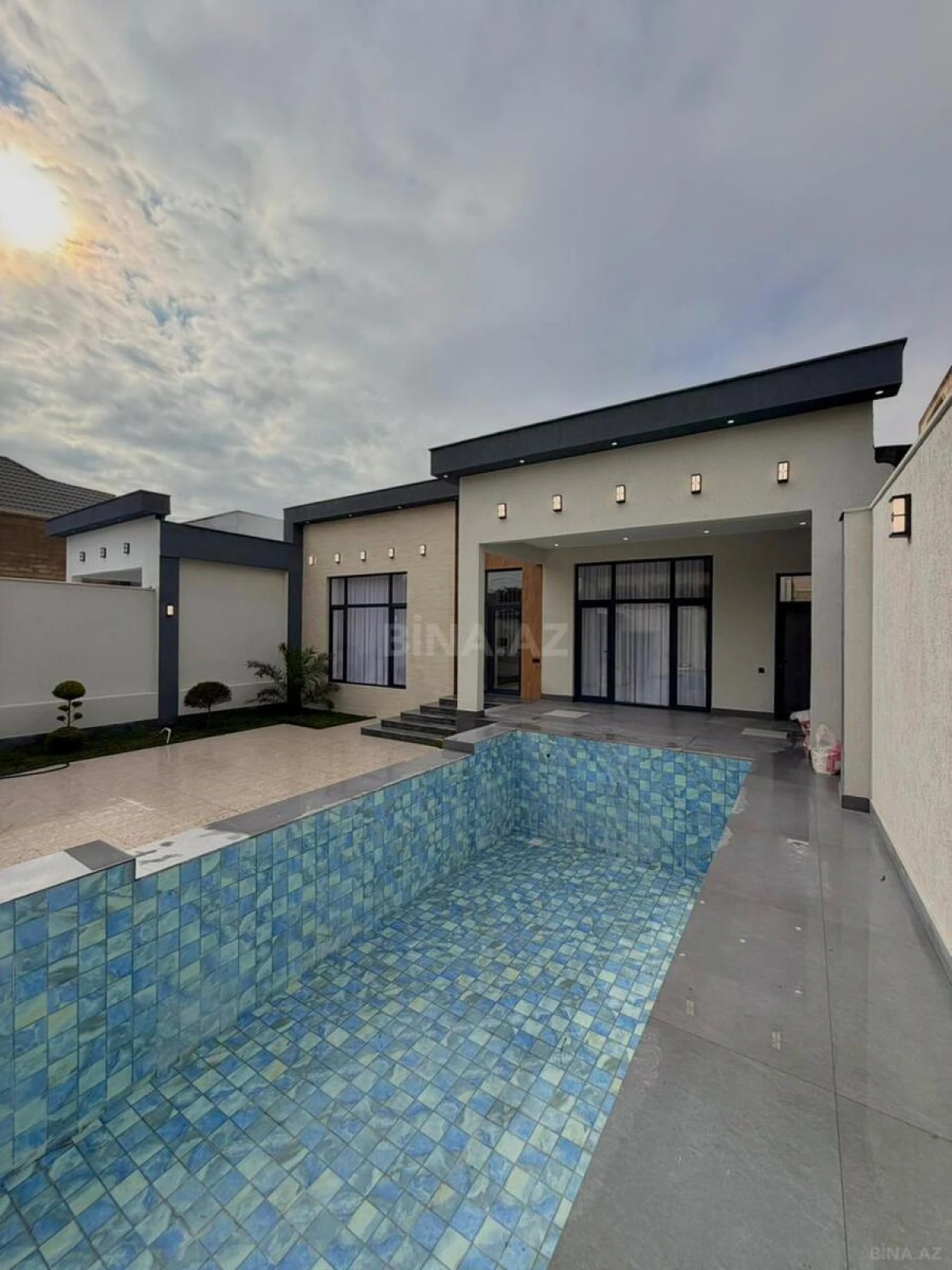 Satılır 4 otaqlı həyət evi 190 m²