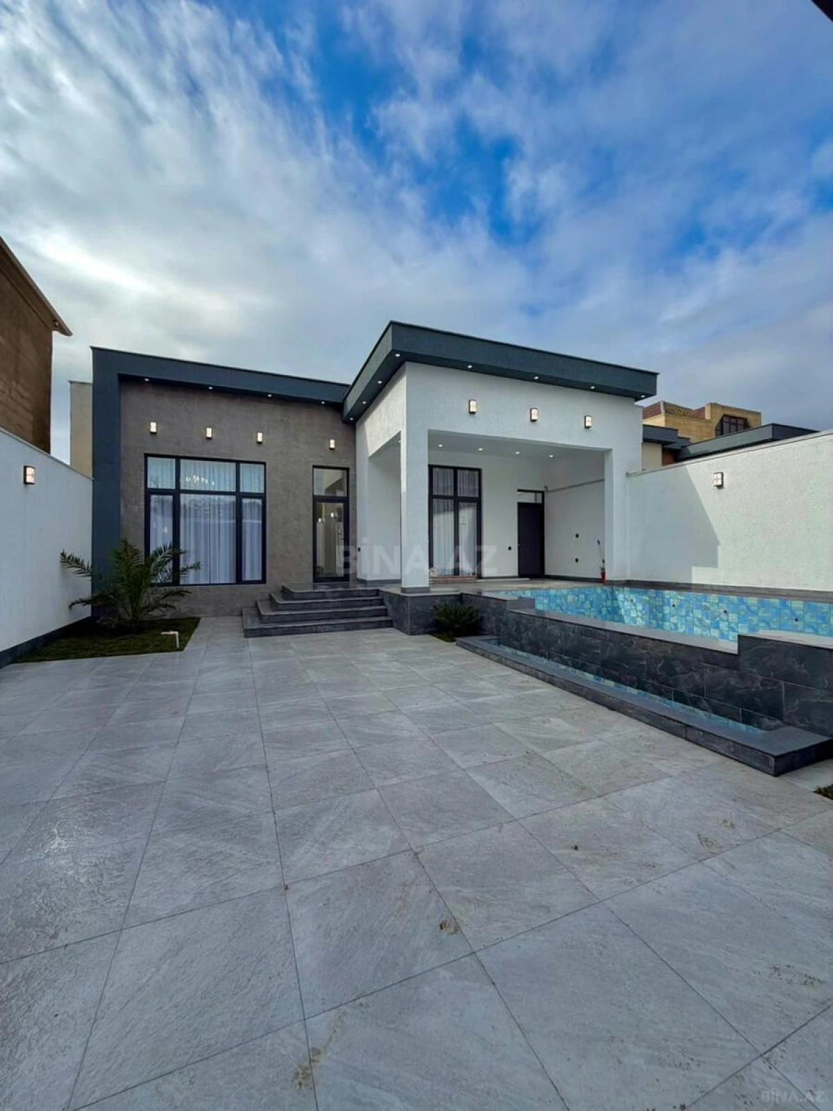 Satılır 4 otaqlı həyət evi 180 m²