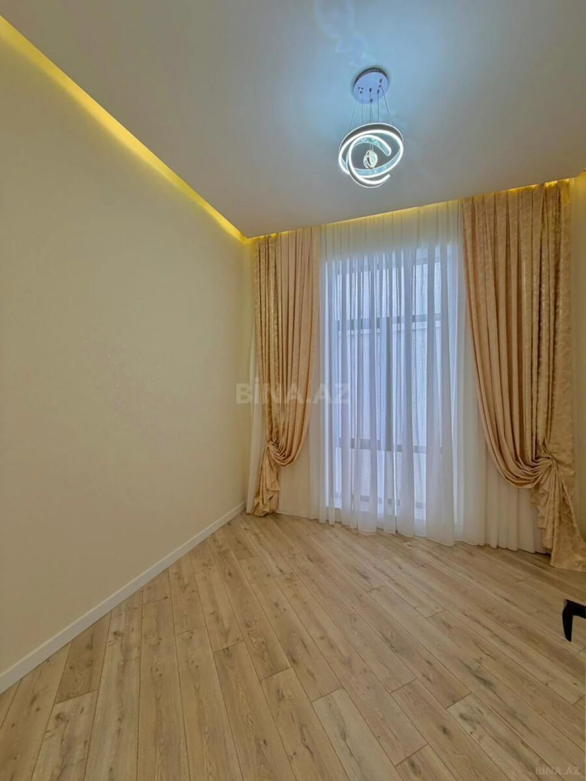 Satılır 4 otaqlı həyət evi 180 m²
