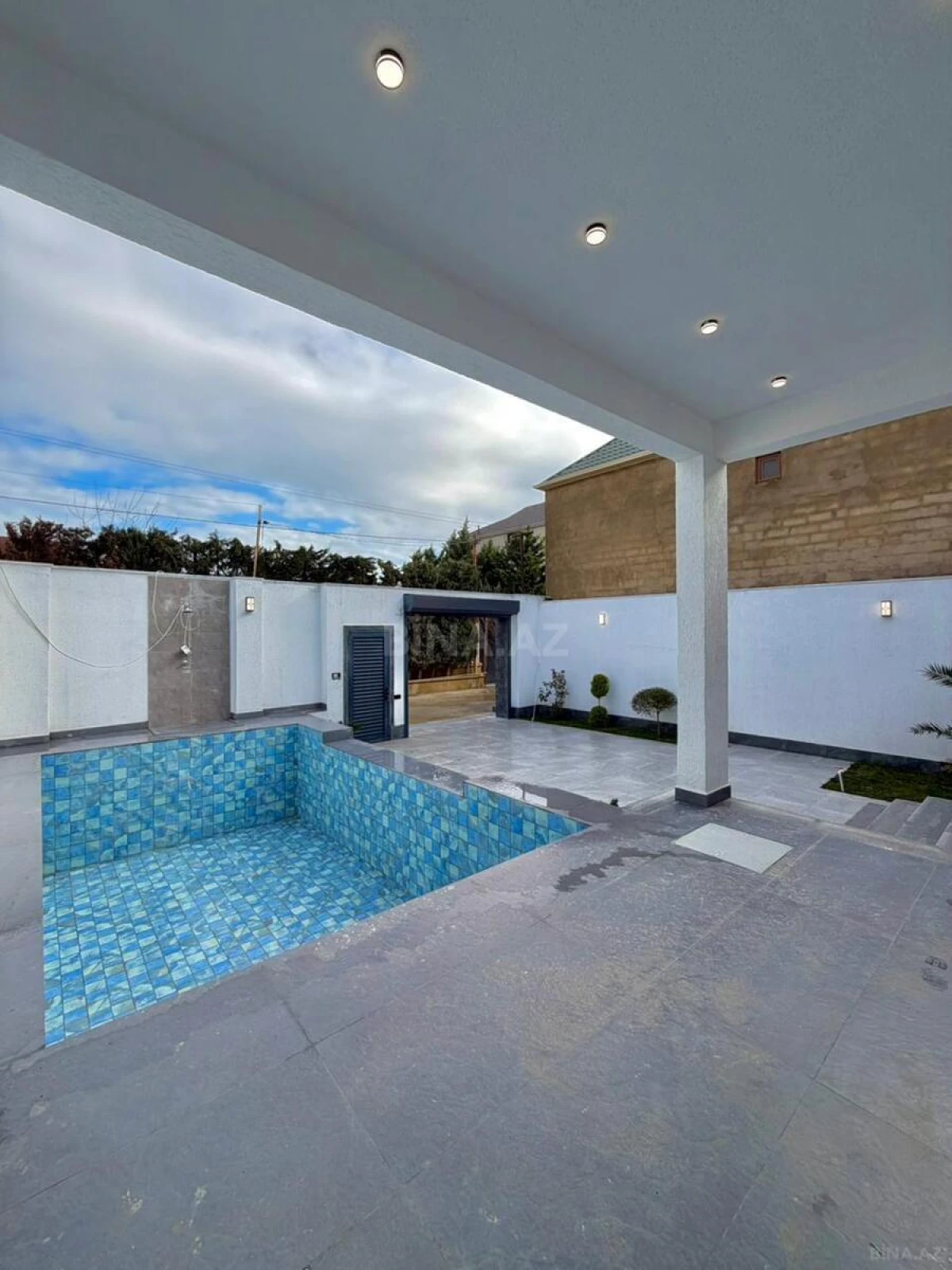 Satılır 4 otaqlı həyət evi 180 m²