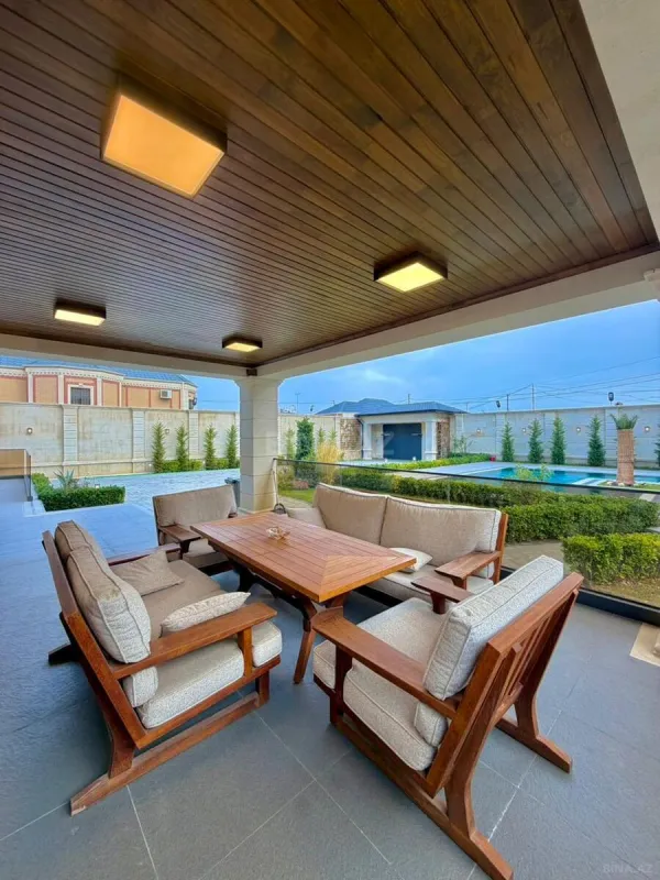 Satılır 5 otaqlı həyət evi 300 m²