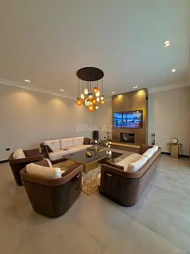 Satılır 5 otaqlı həyət evi 300 m²