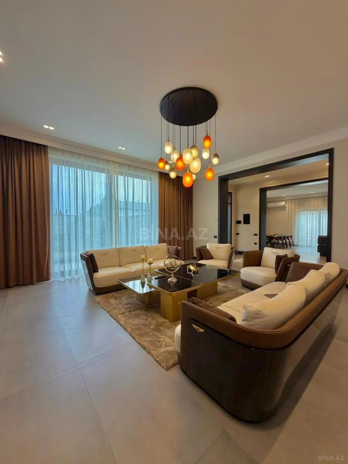 Satılır 5 otaqlı həyət evi 300 m²