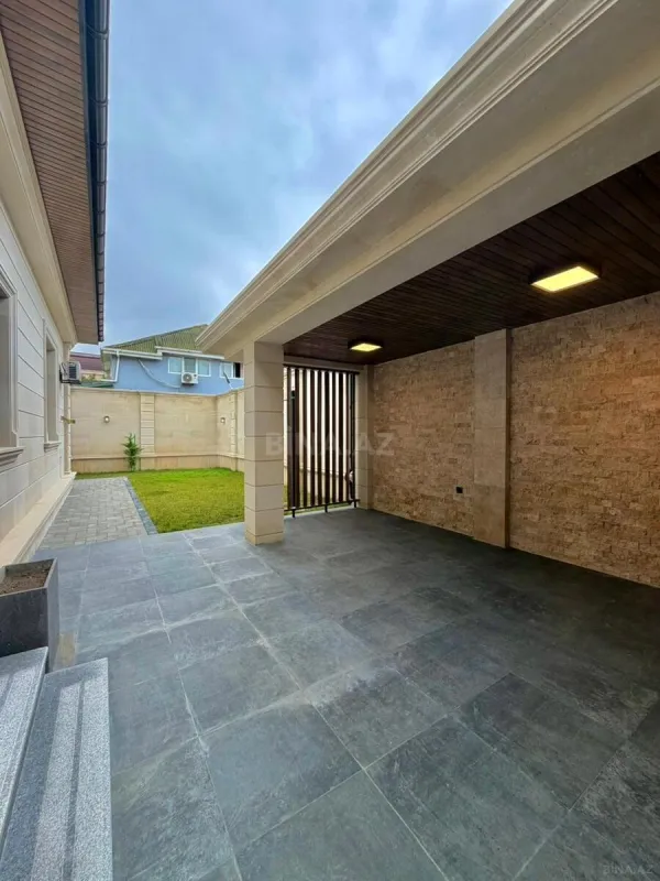Satılır 5 otaqlı həyət evi 300 m²