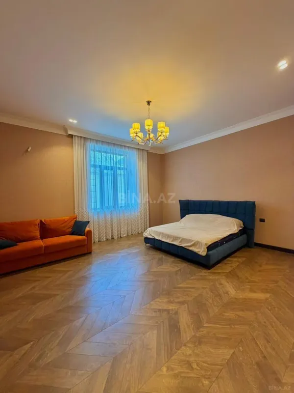 Satılır 5 otaqlı həyət evi 300 m²