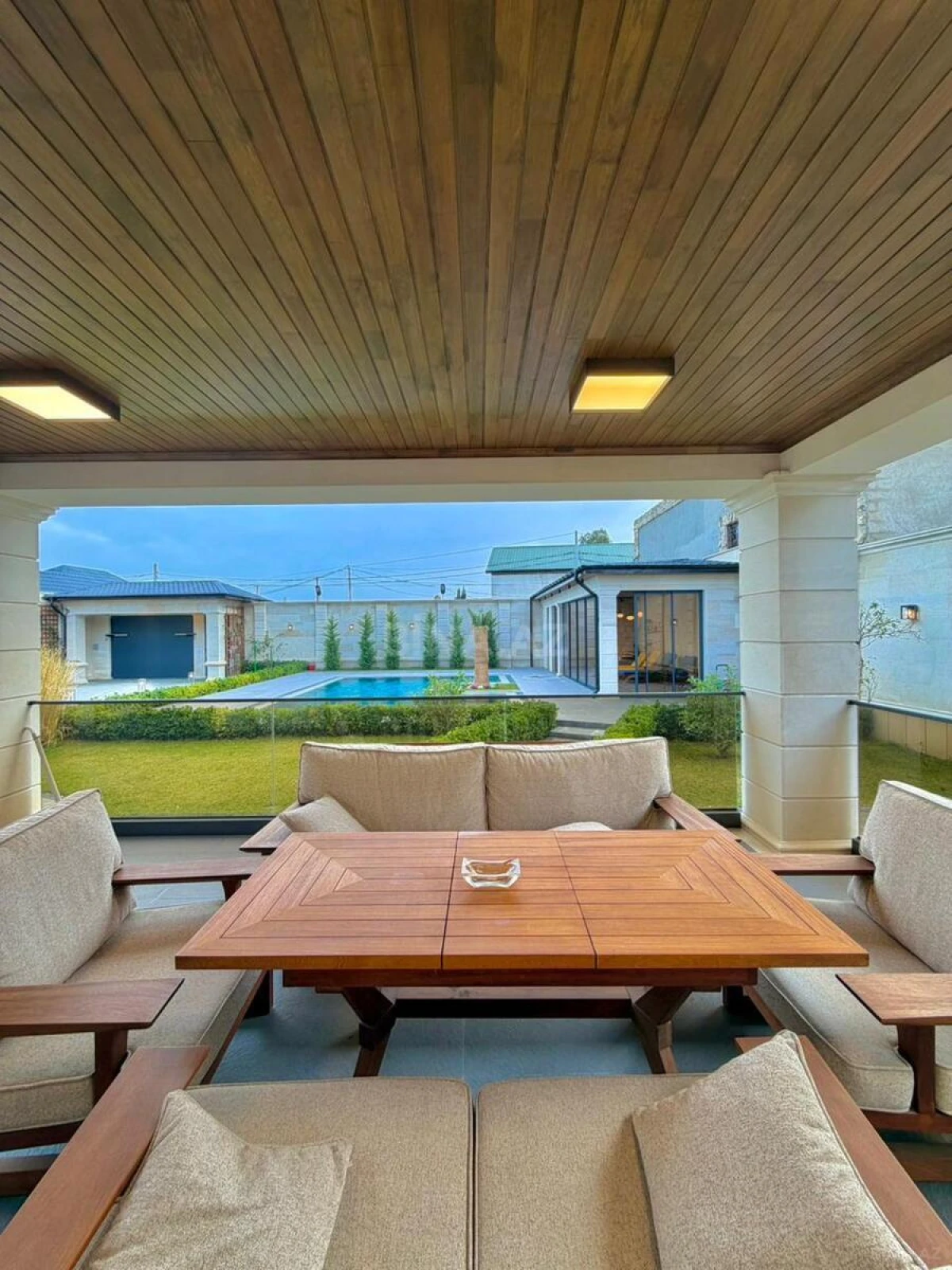 Satılır 5 otaqlı həyət evi 300 m²