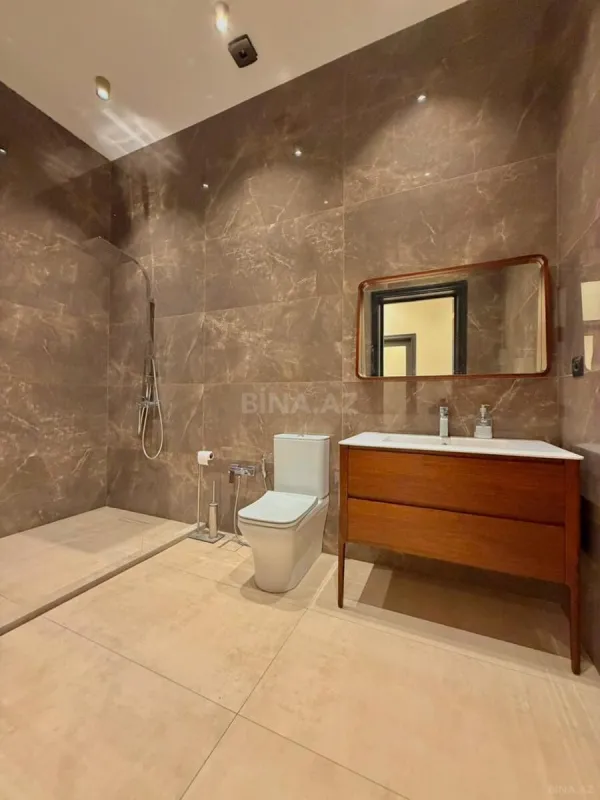 Satılır 5 otaqlı həyət evi 300 m²