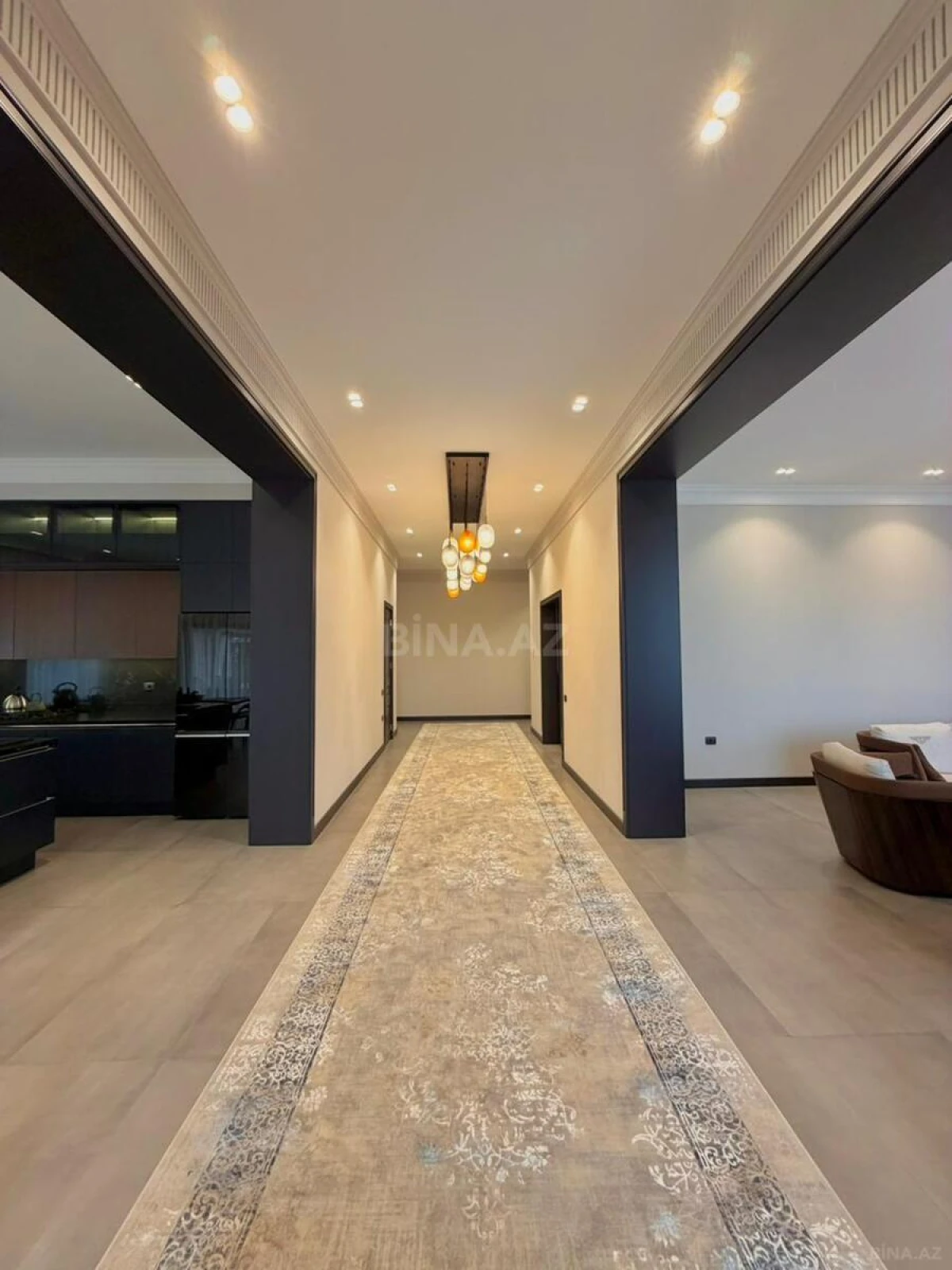 Satılır 5 otaqlı həyət evi 300 m²