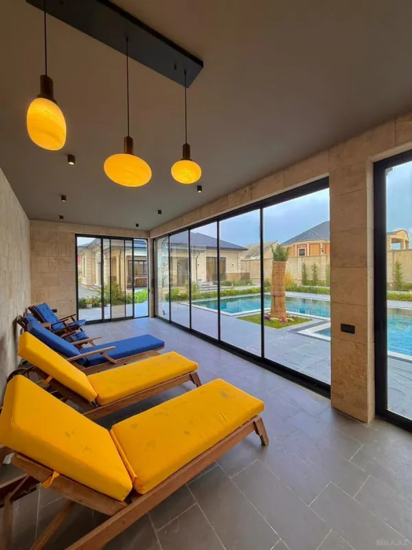 Satılır 5 otaqlı həyət evi 300 m²