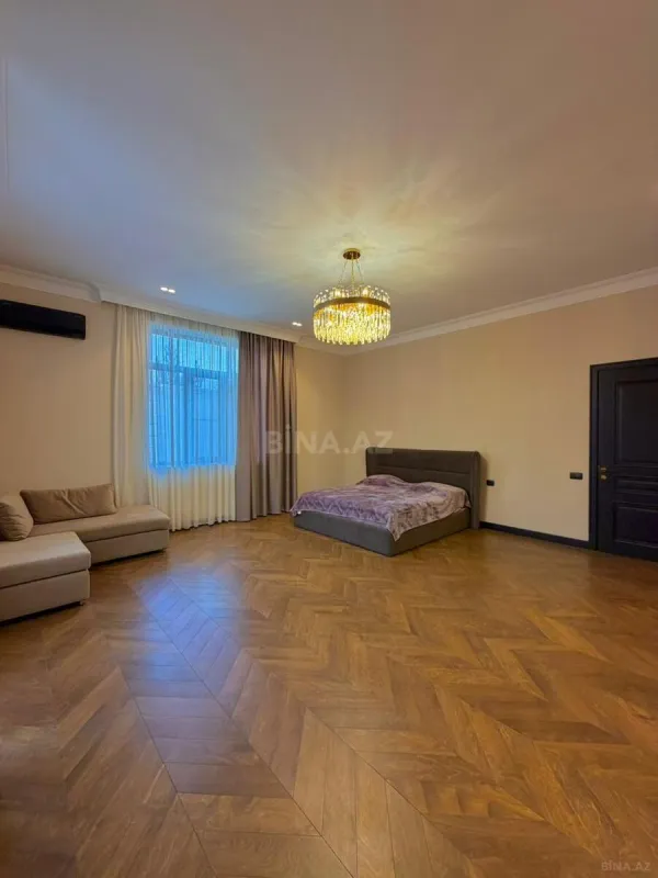 Satılır 5 otaqlı həyət evi 300 m²