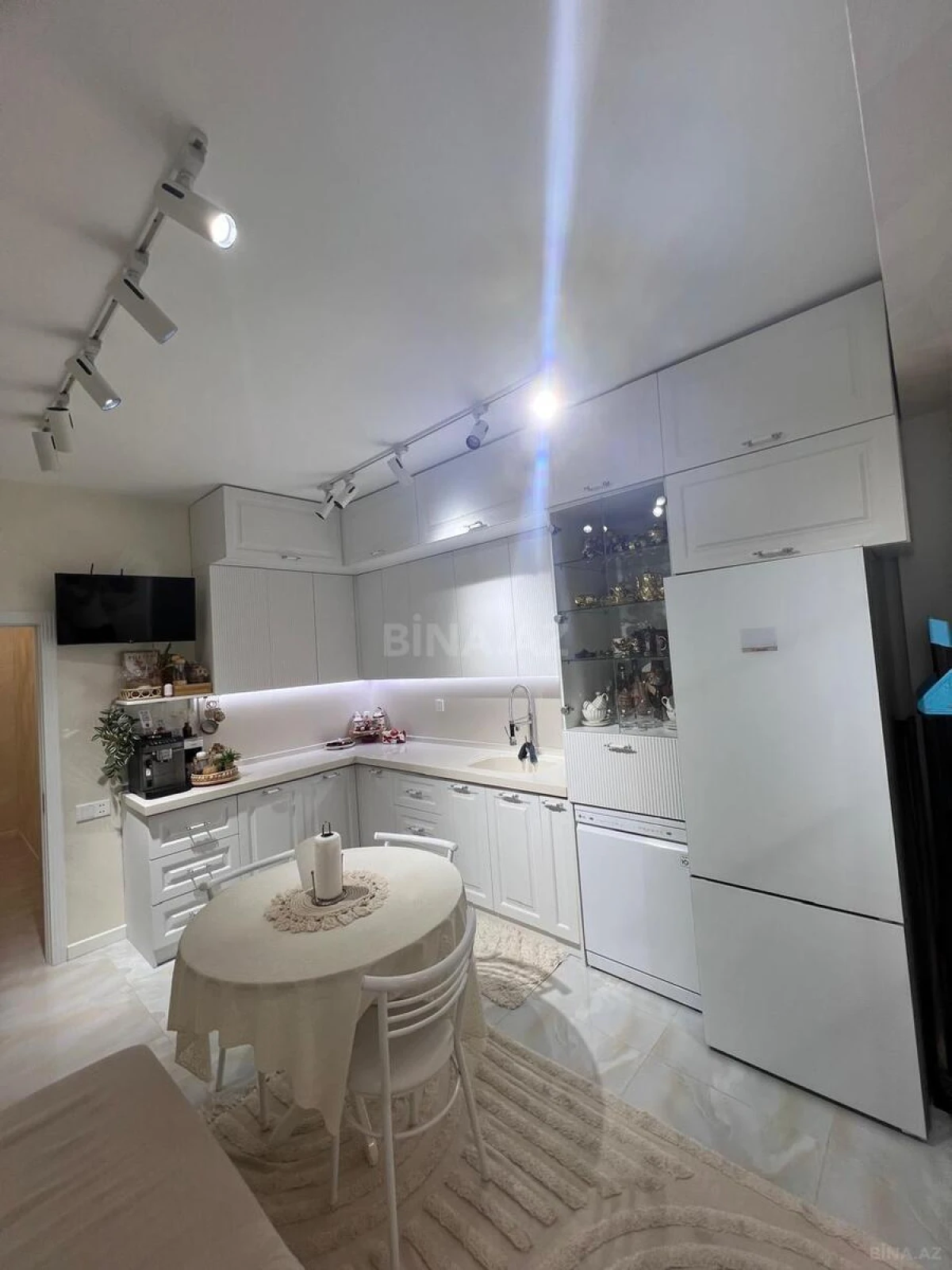 Satılır 3 otaqlı mənzil 107 m²