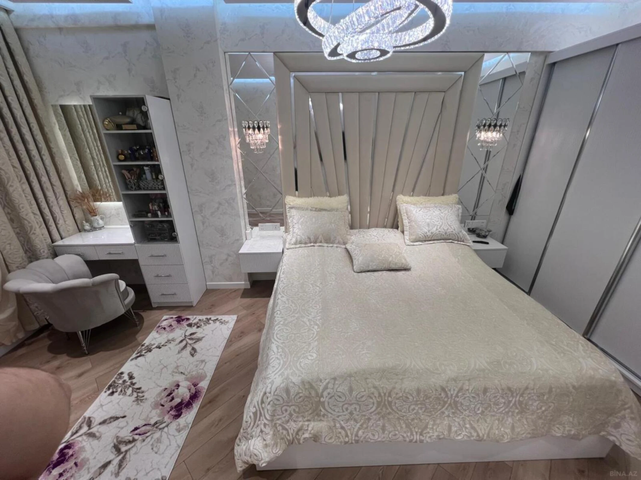 Satılır 3 otaqlı mənzil 107 m²