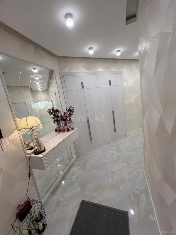 Satılır 3 otaqlı mənzil 107 m²