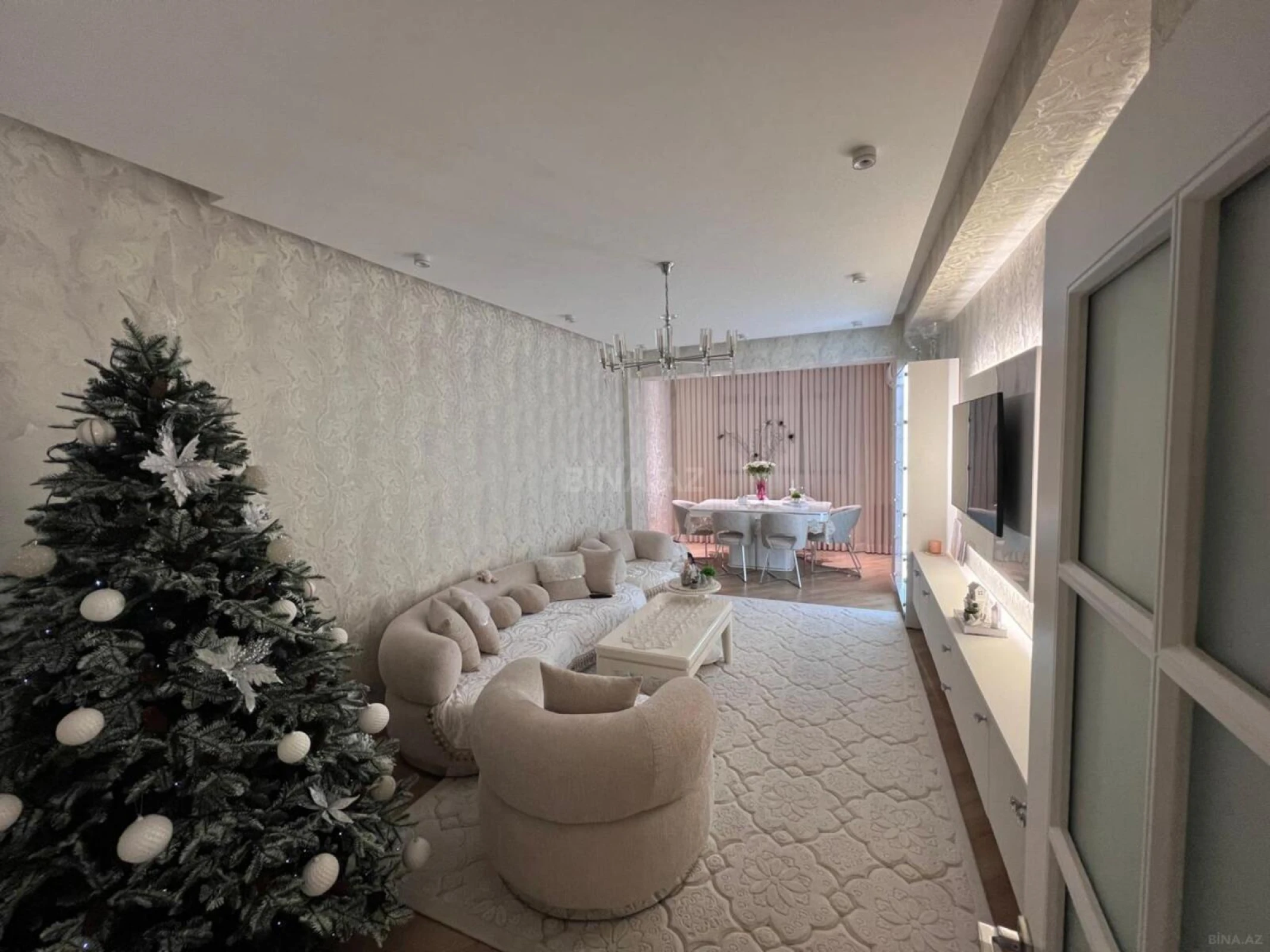 Satılır 3 otaqlı mənzil 107 m²