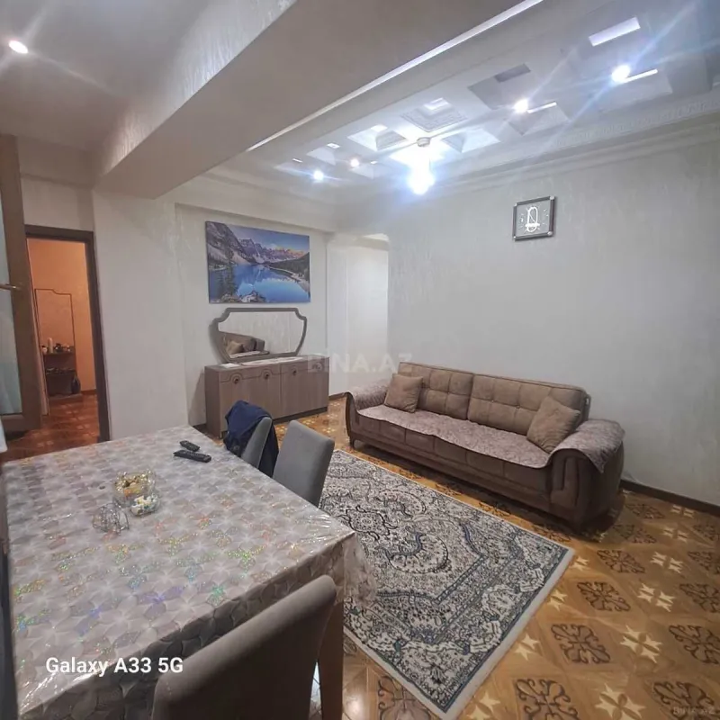 Satılır 2 otaqlı mənzil 70 m²