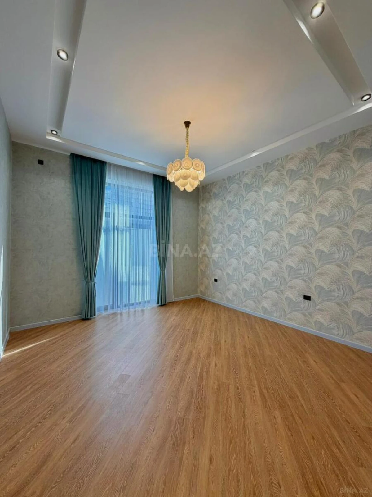 Satılır 5 otaqlı həyət evi 230 m²