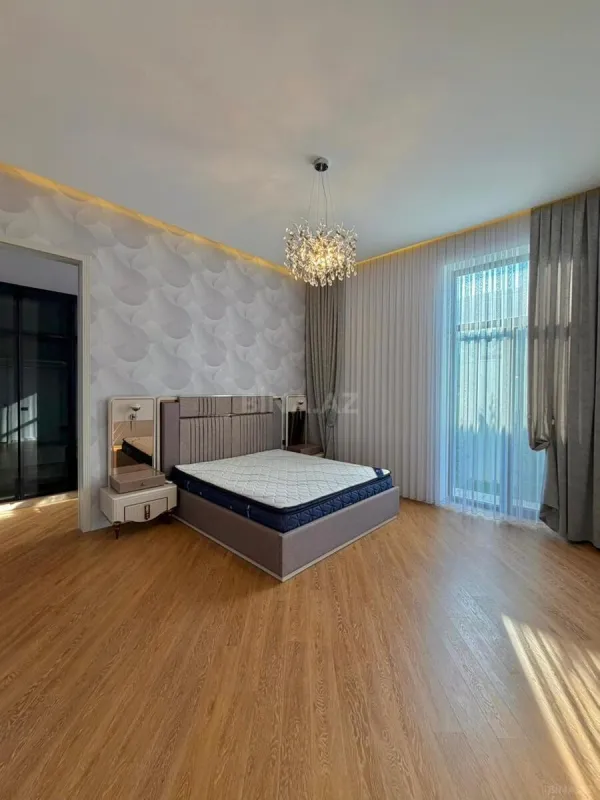 Satılır 5 otaqlı həyət evi 230 m²