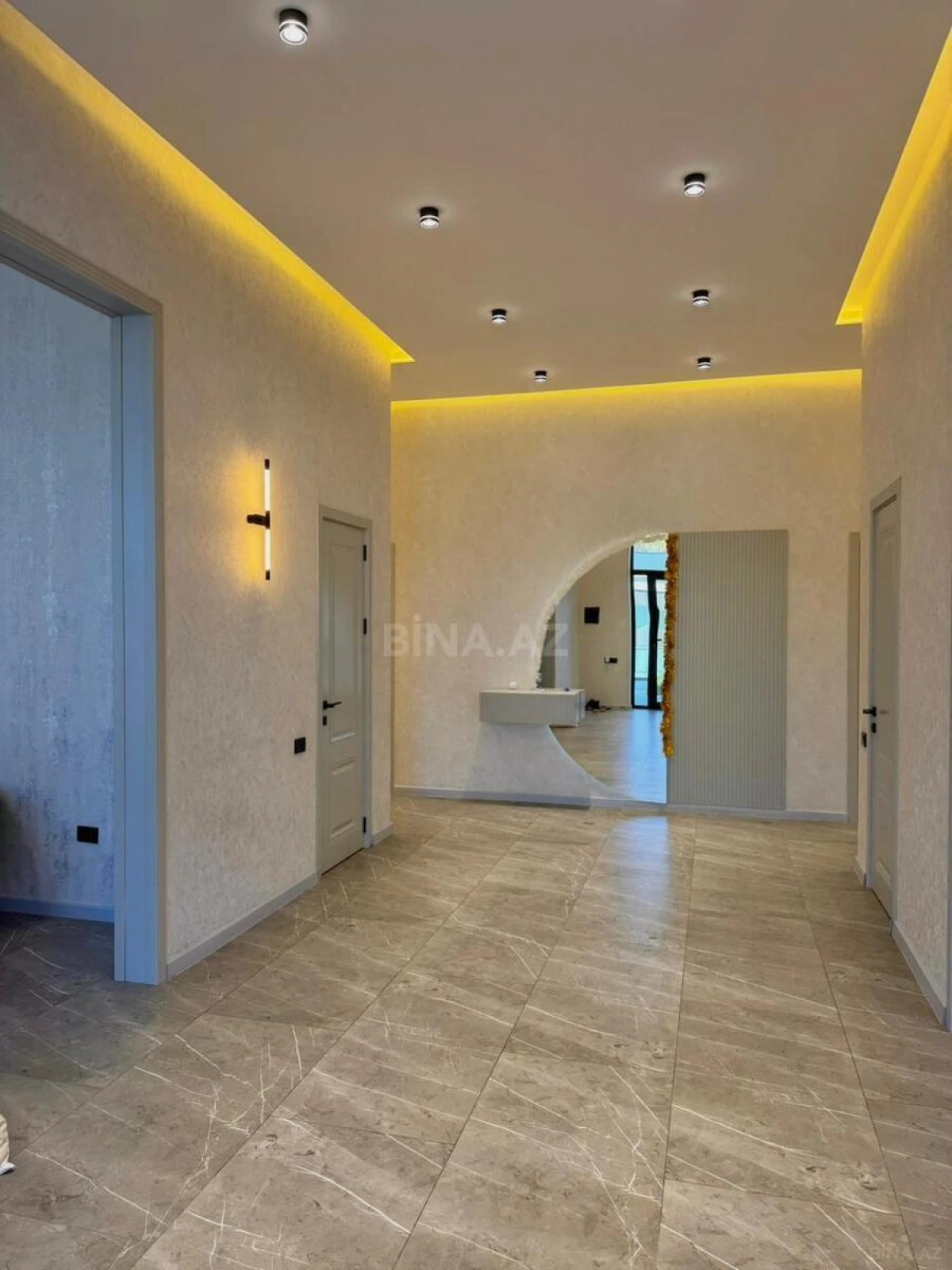 Satılır 5 otaqlı həyət evi 230 m²
