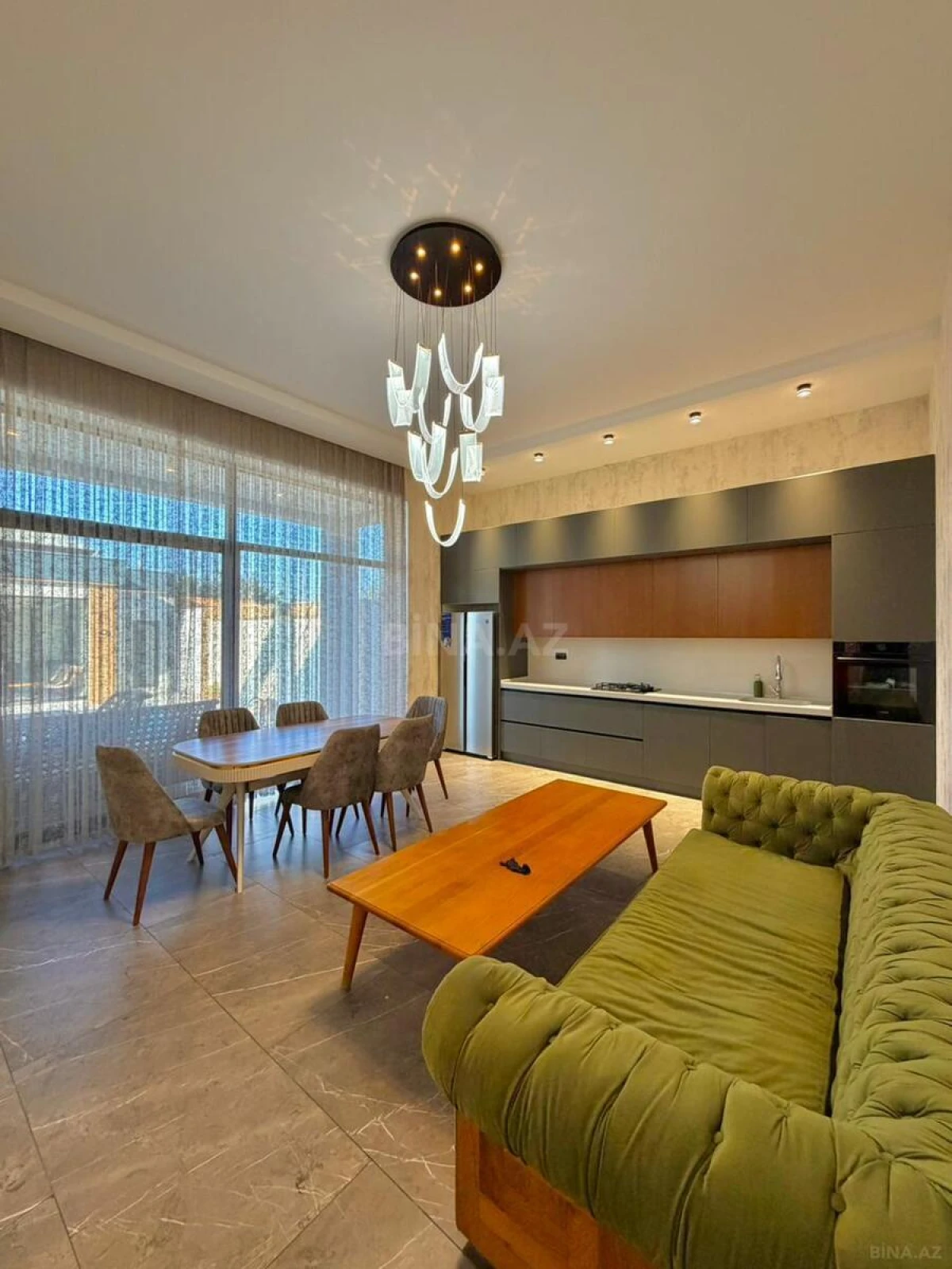 Satılır 5 otaqlı həyət evi 230 m²