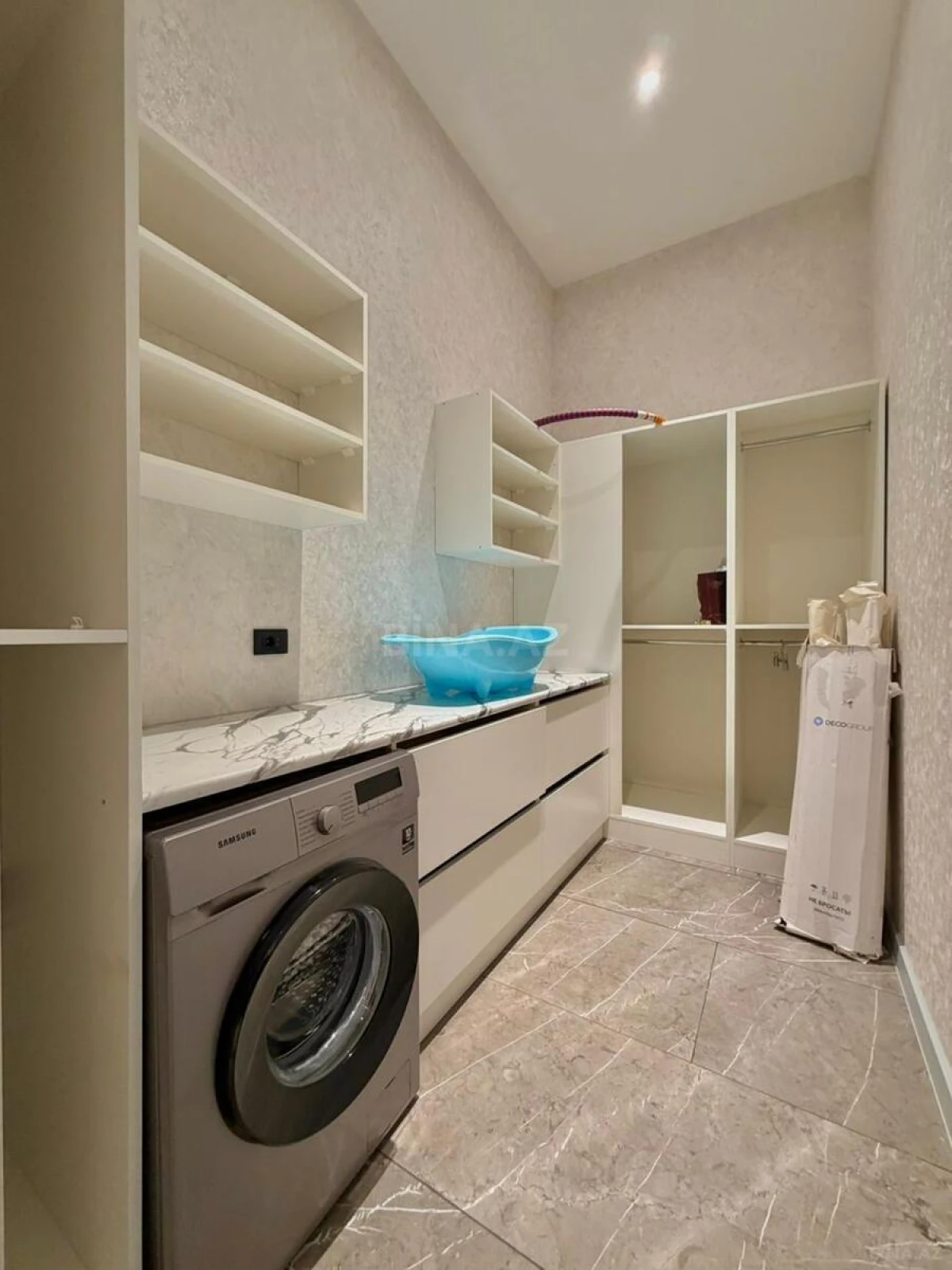 Satılır 5 otaqlı həyət evi 230 m²