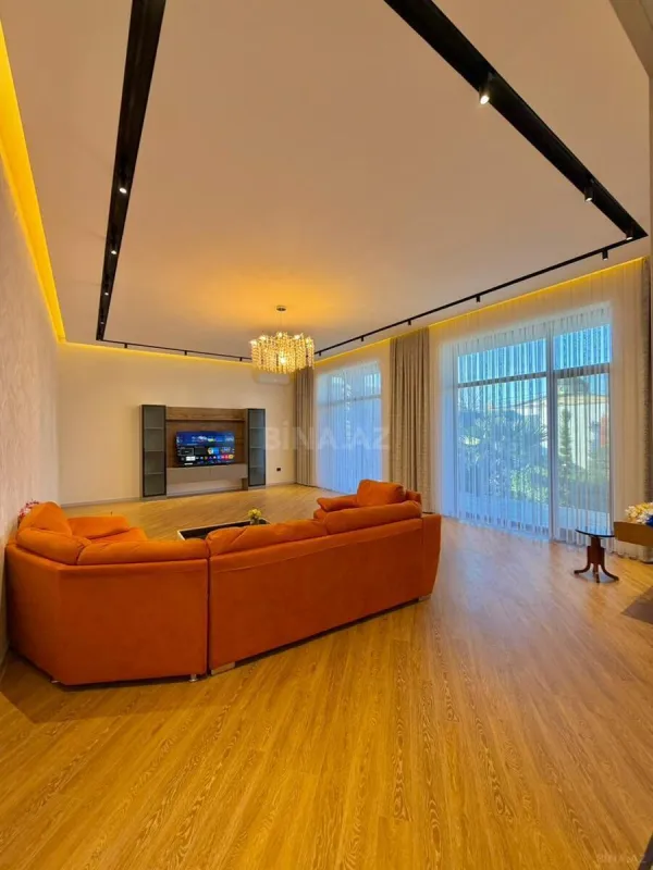 Satılır 5 otaqlı həyət evi 230 m²