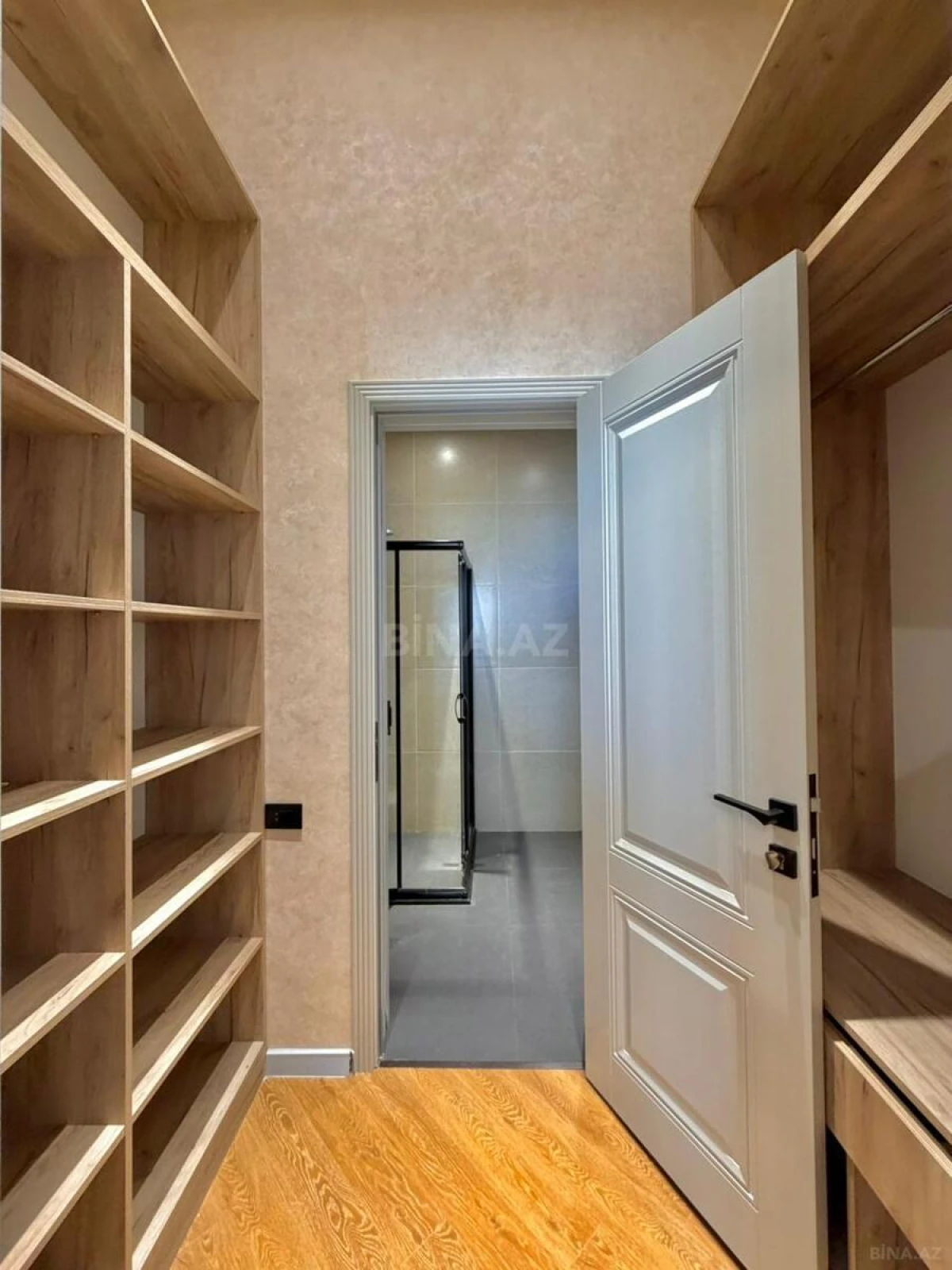 Satılır 5 otaqlı həyət evi 230 m²