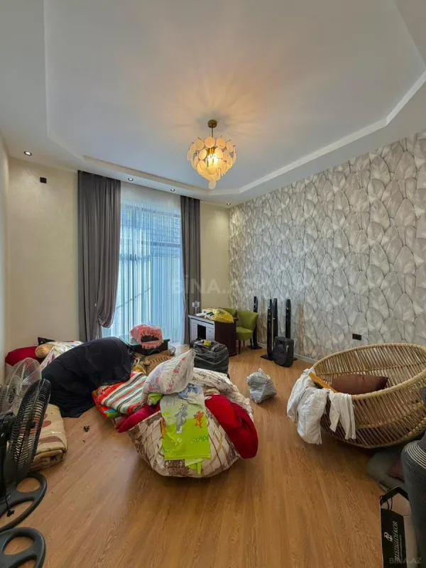 Satılır 5 otaqlı həyət evi 230 m²