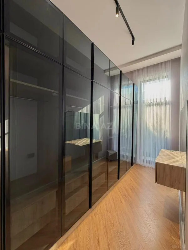 Satılır 5 otaqlı həyət evi 230 m²