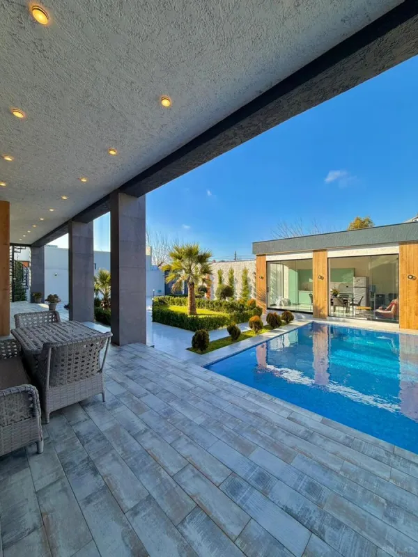 Satılır 5 otaqlı həyət evi 230 m²