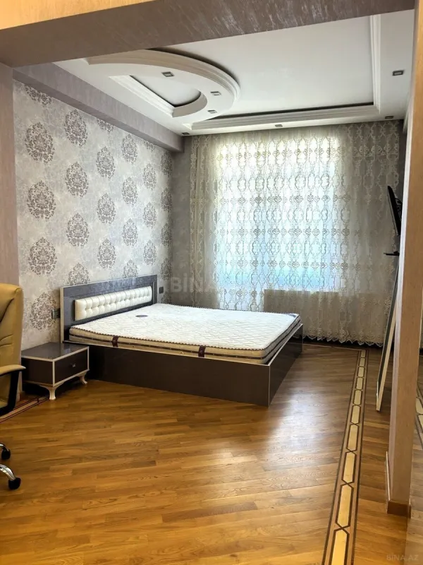 Satılır 3 otaqlı mənzil 138 m²