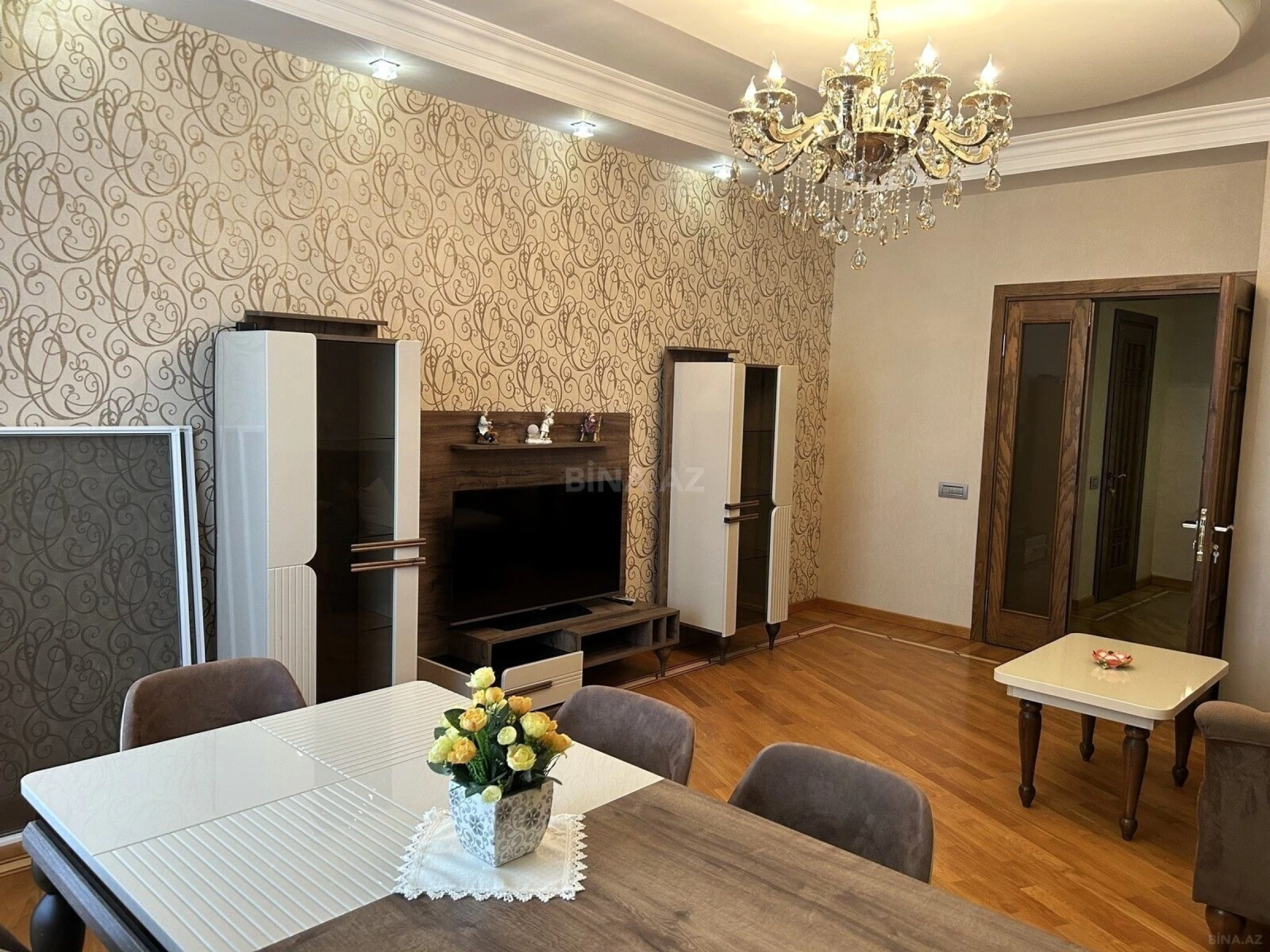 Satılır 3 otaqlı mənzil 138 m²