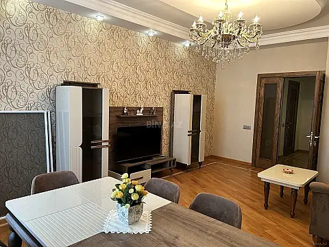 Satılır 3 otaqlı mənzil 138 m²