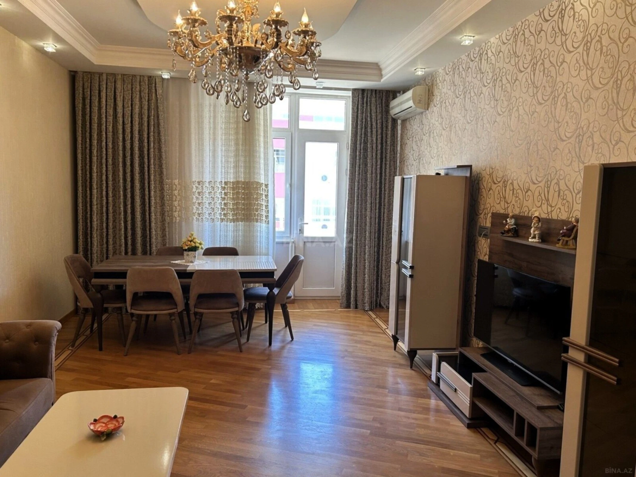 Satılır 3 otaqlı mənzil 138 m²