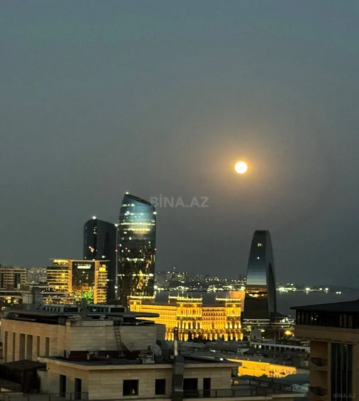 Satılır 3 otaqlı mənzil 150 m²