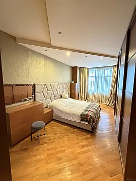 Satılır 3 otaqlı mənzil 108 m²