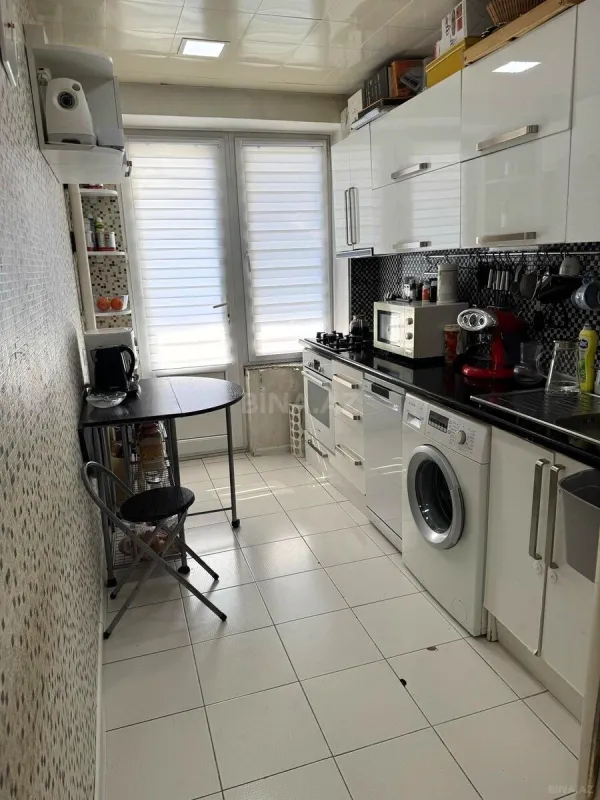 Satılır 3 otaqlı mənzil 95 m²
