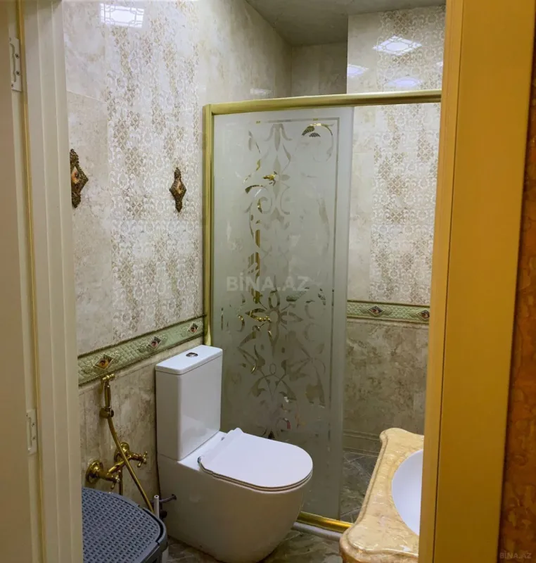 Satılır 4 otaqlı mənzil 150 m²