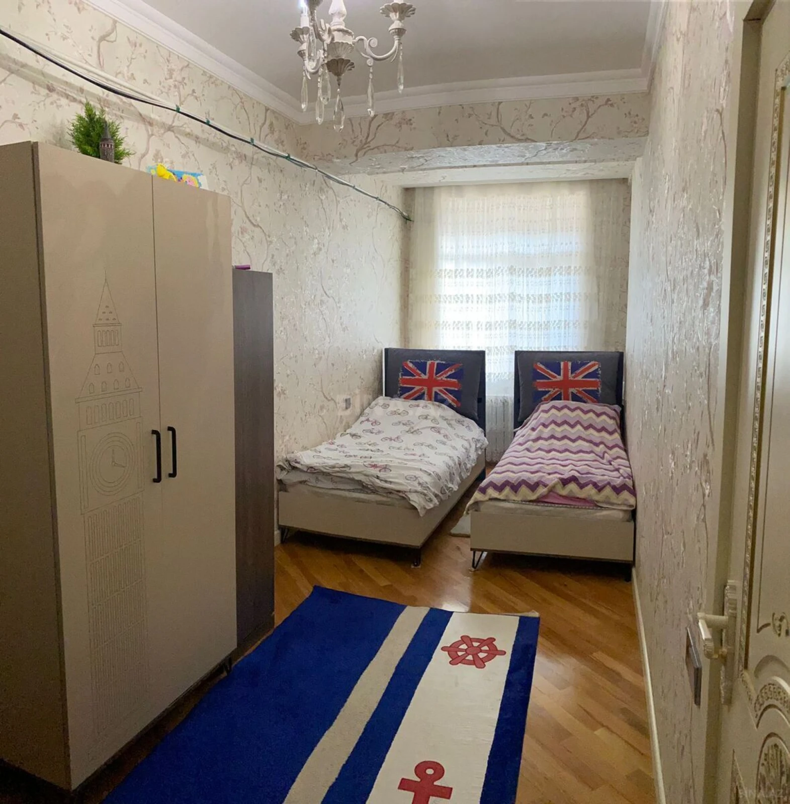 Satılır 4 otaqlı mənzil 150 m²