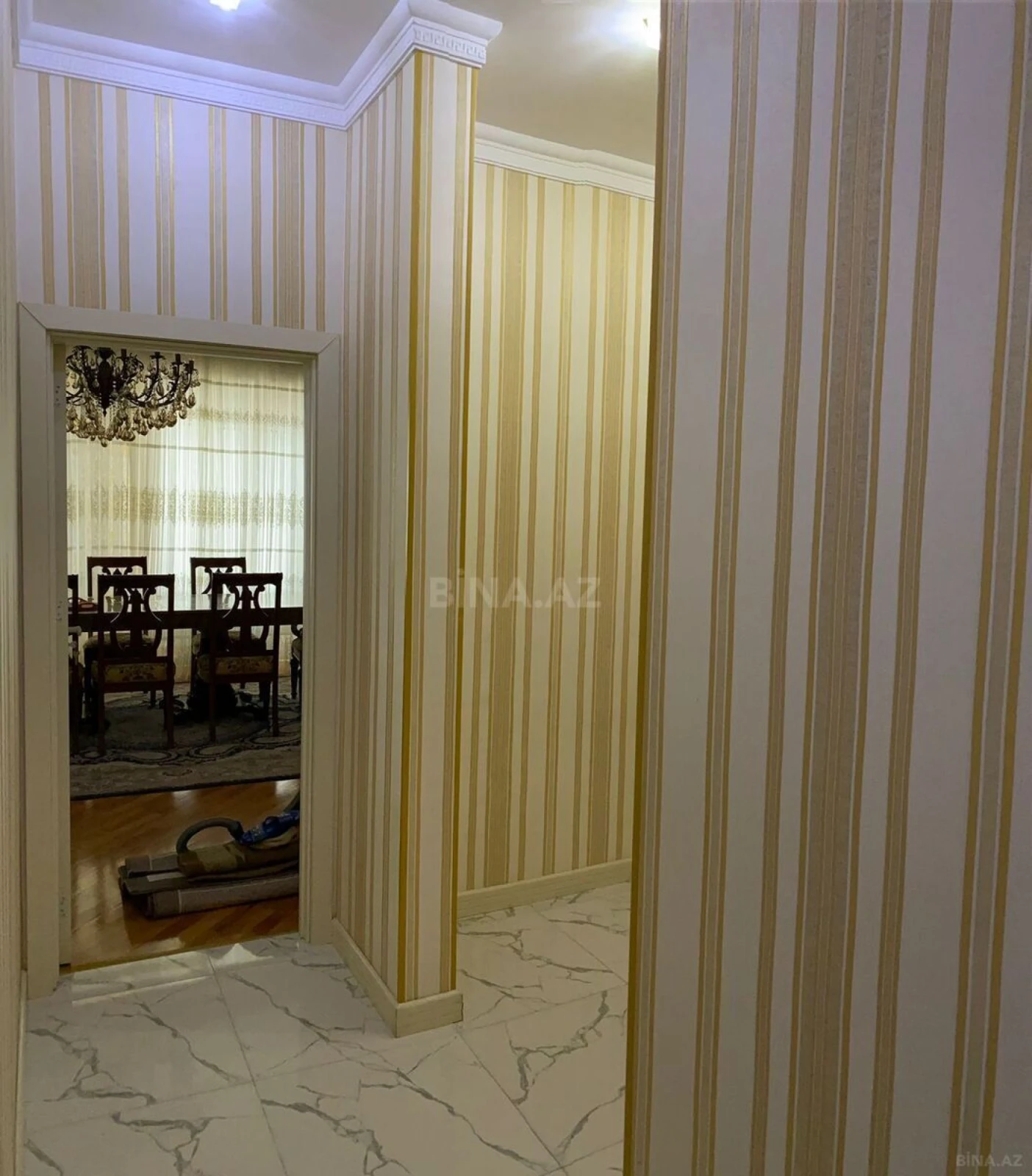 Satılır 4 otaqlı mənzil 150 m²