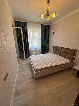 Satılır 2 otaqlı mənzil 68 m²