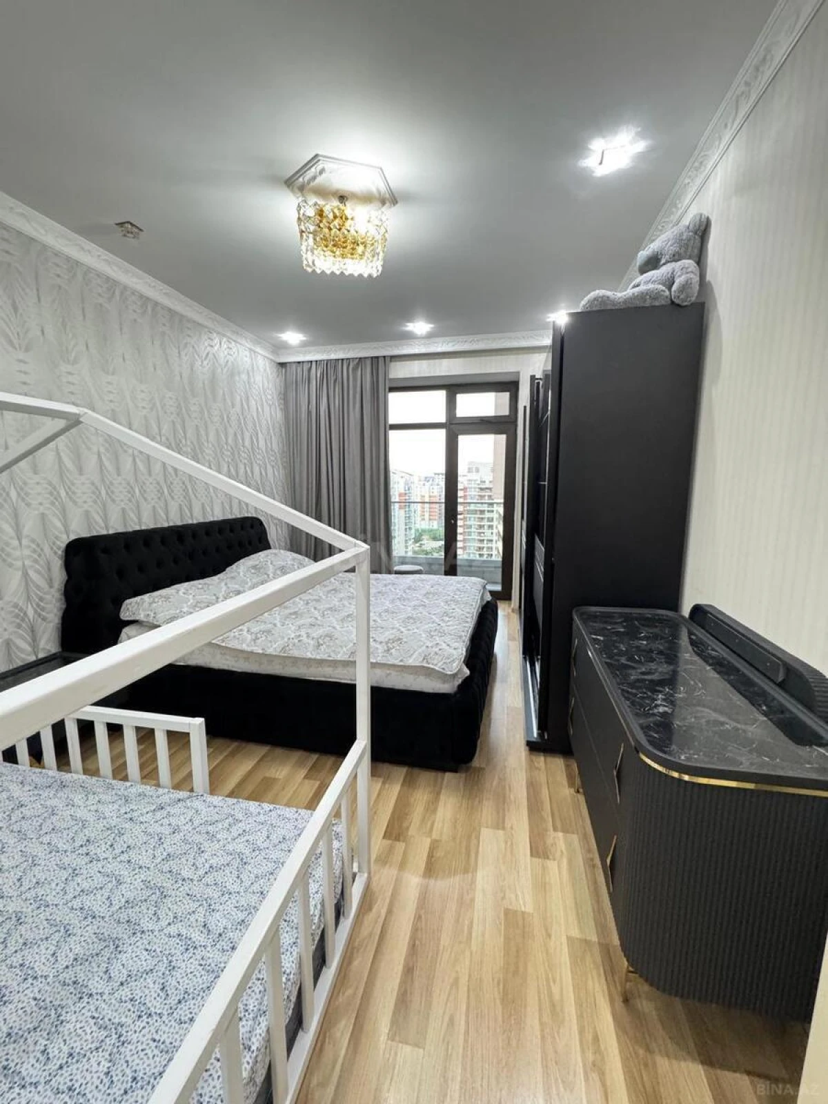 Satılır 2 otaqlı mənzil 99 m²