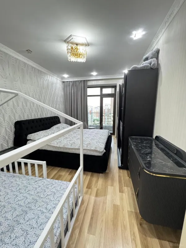 Satılır 2 otaqlı mənzil 99 m²
