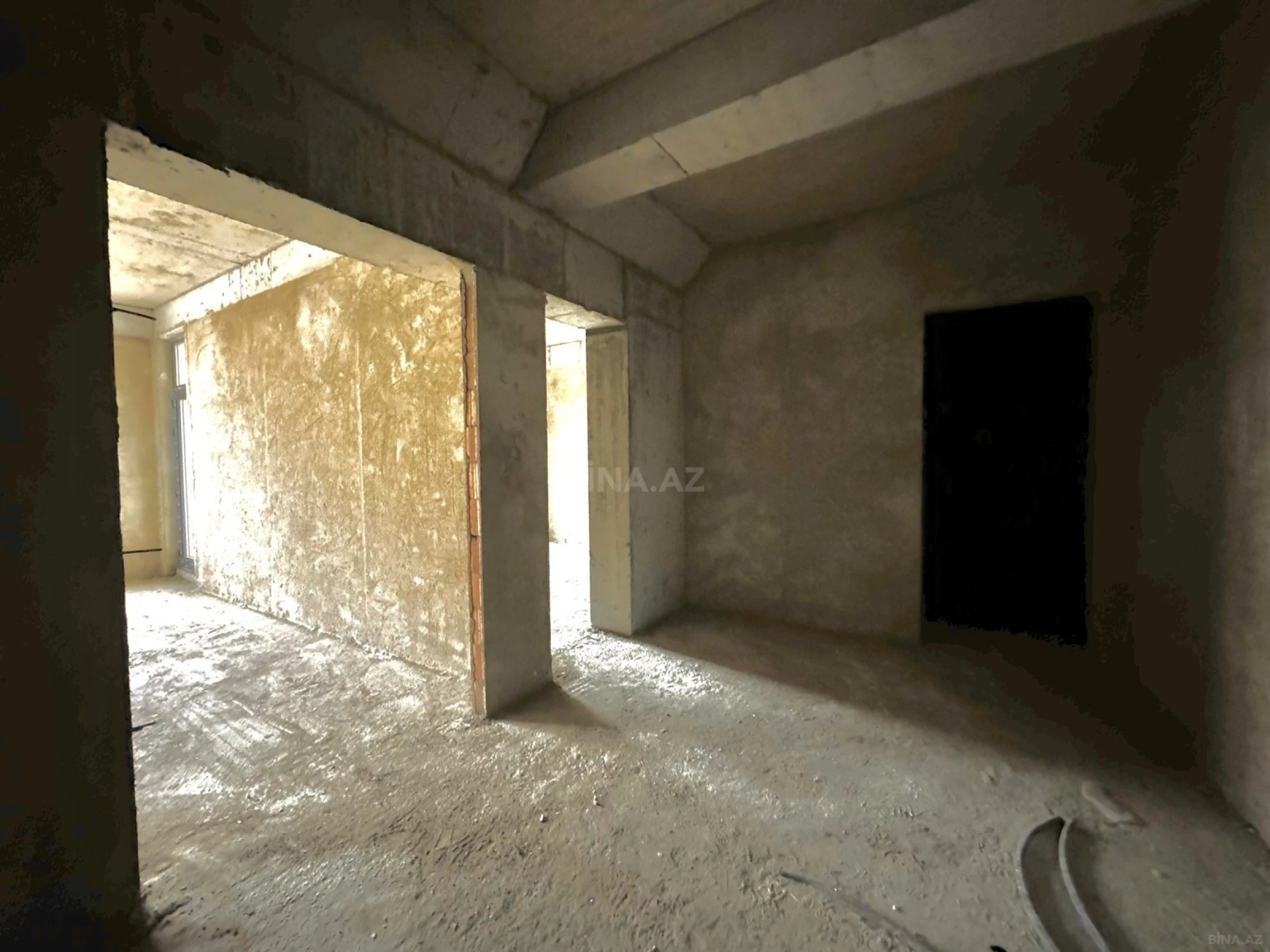 Satılır 2 otaqlı mənzil 76.5 m²