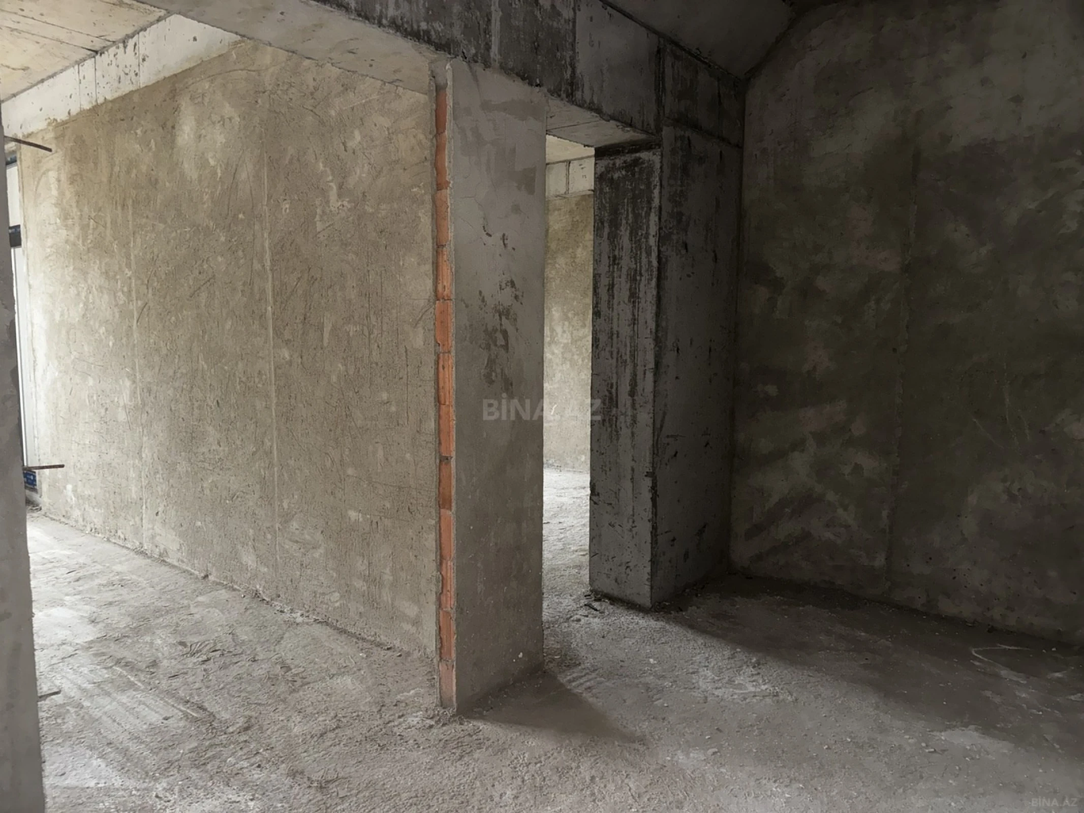 Satılır 2 otaqlı mənzil 76.5 m²