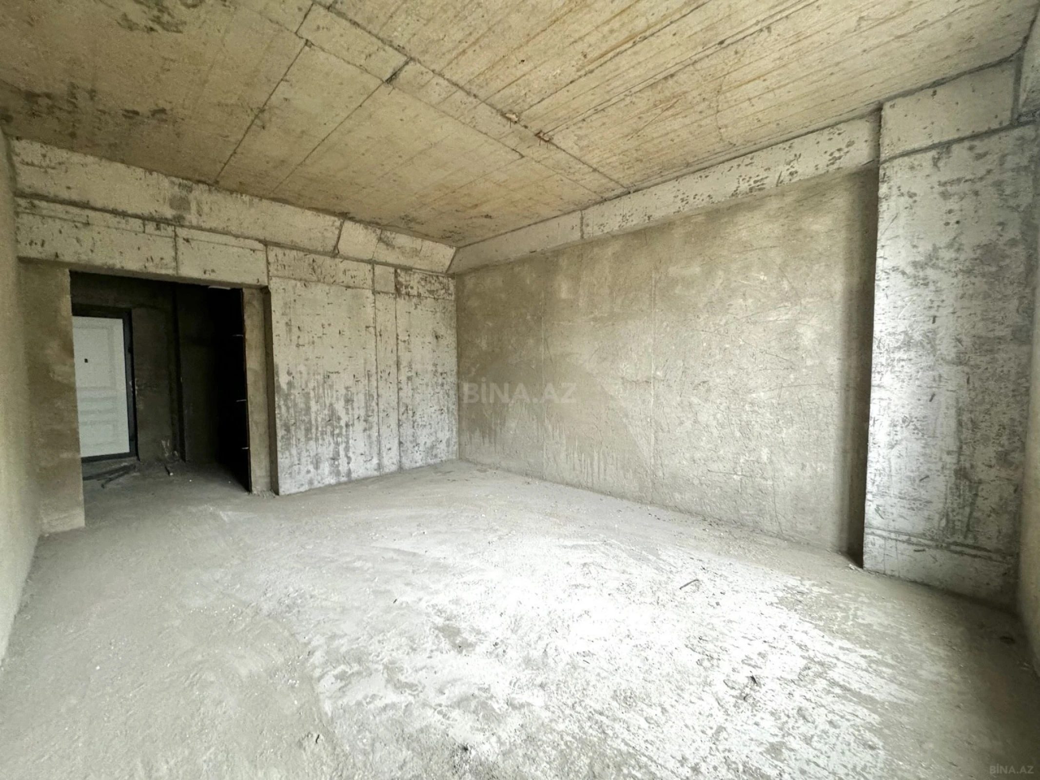 Satılır 2 otaqlı mənzil 76.5 m²